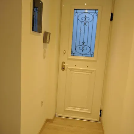 Cozy Ideally Located Center And Megaron Moussikis Metro Station Apartament