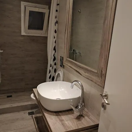 Cozy Ideally Located Center And Megaron Moussikis Metro Station * Ateny