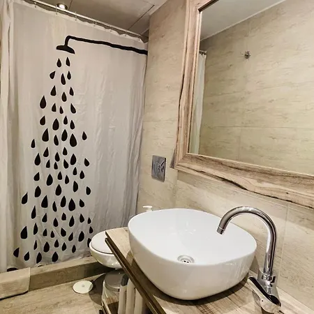 Cozy Ideally Located Center And Megaron Moussikis Metro Station Ateny