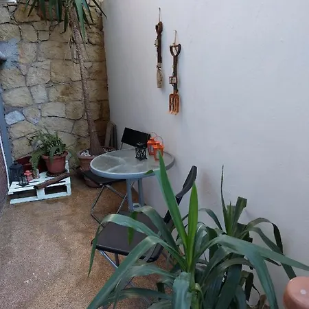 Cozy Ideally Located Center And Megaron Moussikis Metro Station Apartment