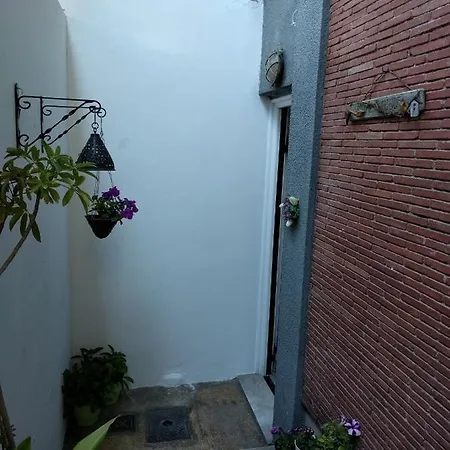 Cozy Ideally Located Center And Megaron Moussikis Metro Station Apartment *