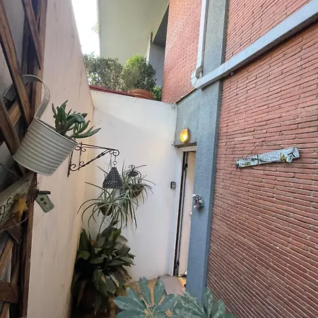 Cozy Ideally Located Center And Megaron Moussikis Metro Station Apartment