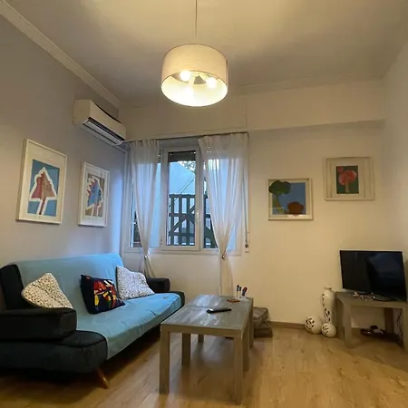 Cozy Ideally Located Center And Megaron Moussikis Metro Station Atenas